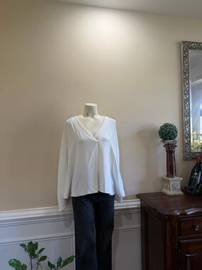 Nocturne  V-Neck Long Sleeve Top